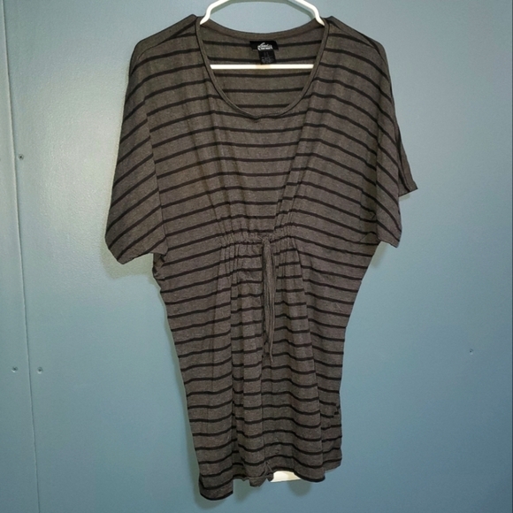 Grey striped top Small - Picture 1 of 4